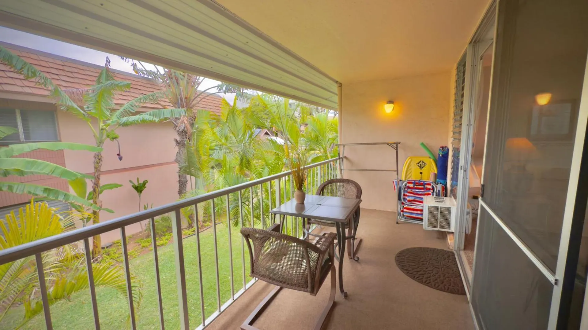 Apartment Walk To The Beach, Great And Convenient Location Lsv15 Kihei