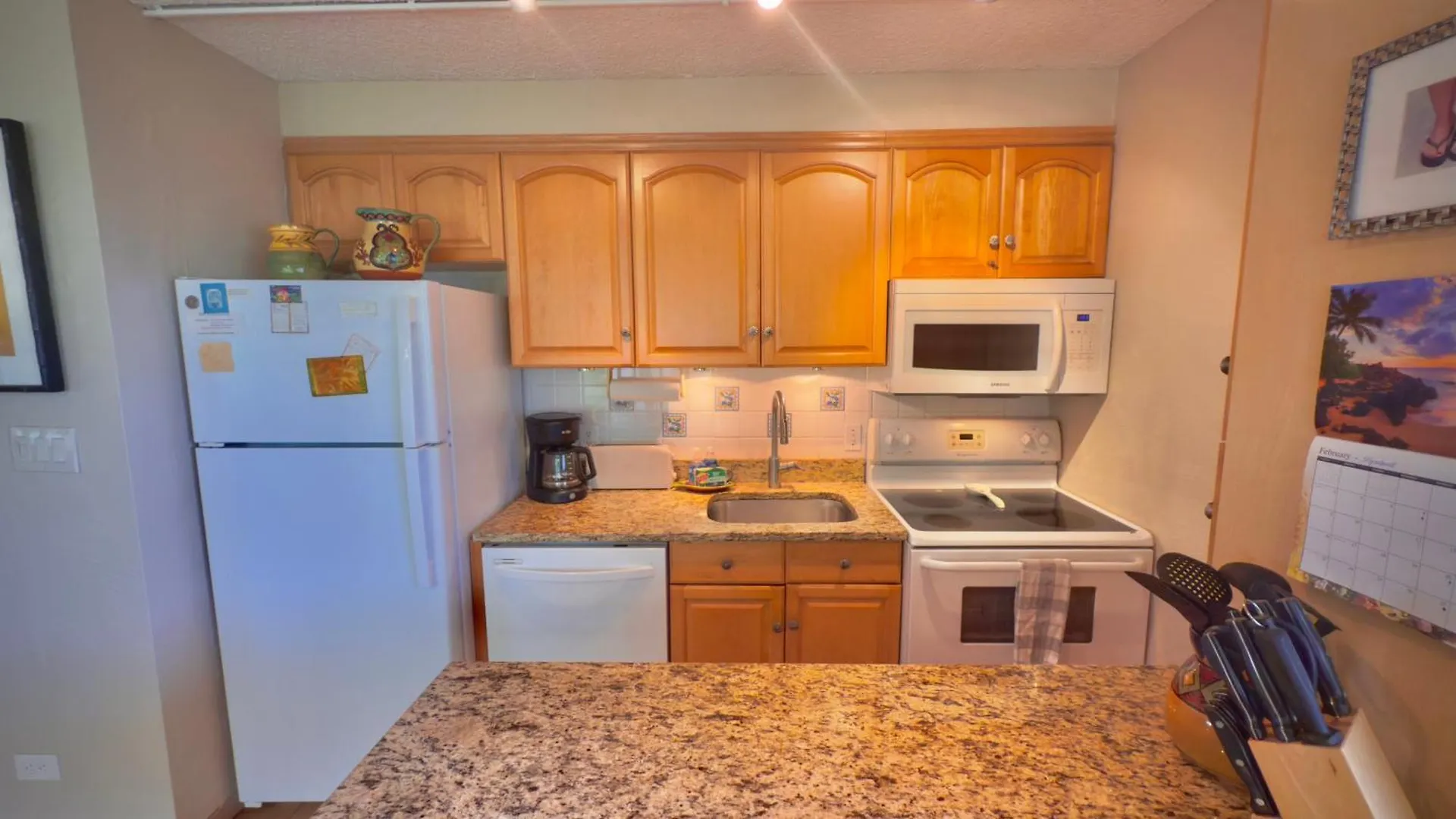 Walk To The Beach, Great And Convenient Location Lsv15 Kihei Apartment